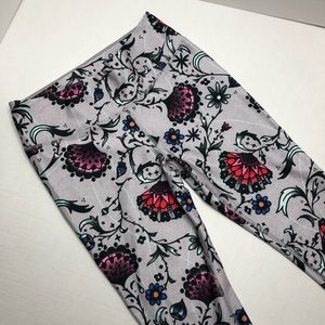 NIKE Women’s Dry Fit Leggings Stretchy Yoga Pants Floral Design Size Medium